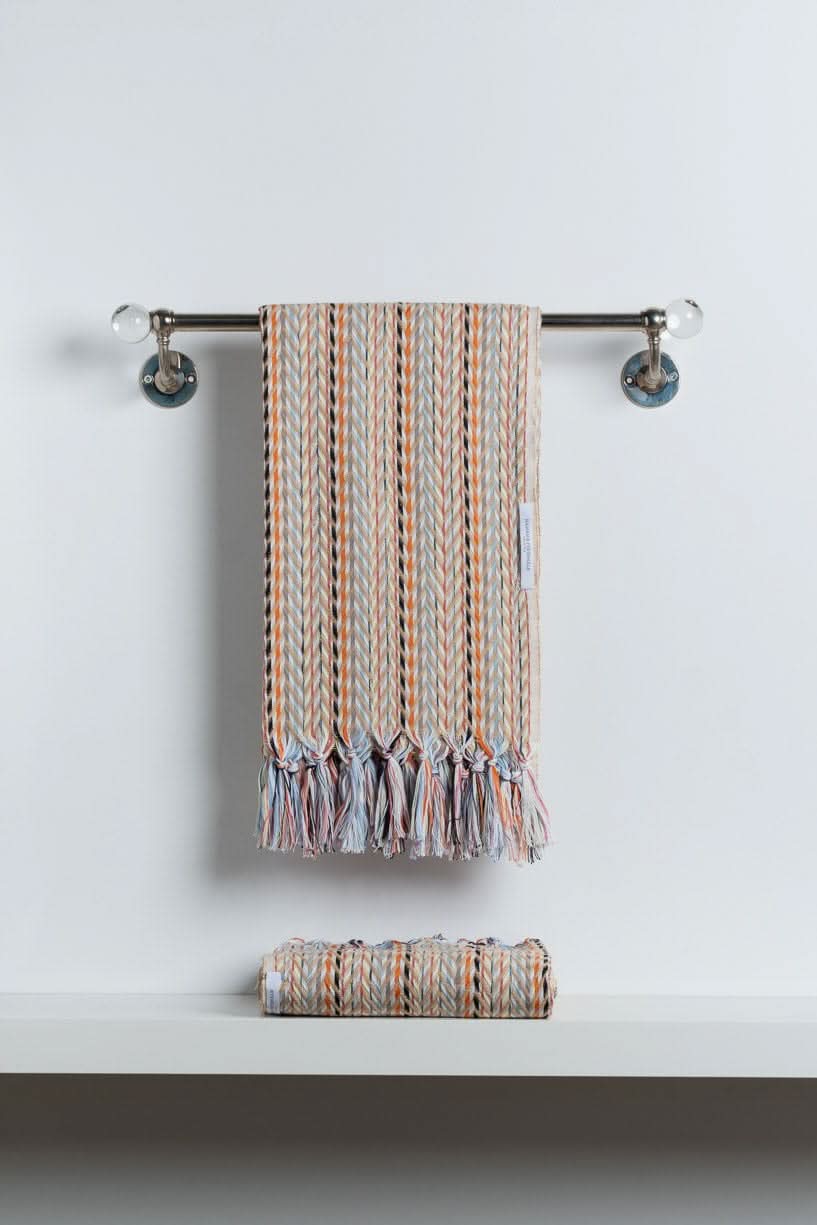 Hand-loomed and Absorbent Pool Towels made from 100% Turkish Cotton
