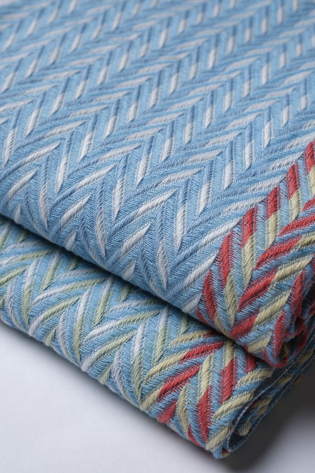 Hand-loomed and Absorbent Pool towels made from 100% Turkish Cotton